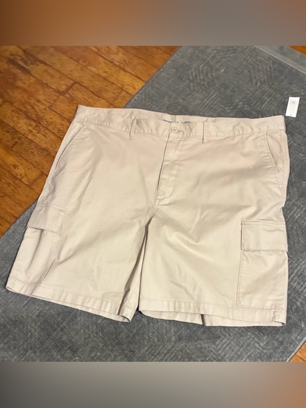 Old Navy Men's Tan Cargo Shorts